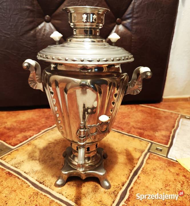 Stary rosyjski radzieckimetalowy samowar do Warszawa