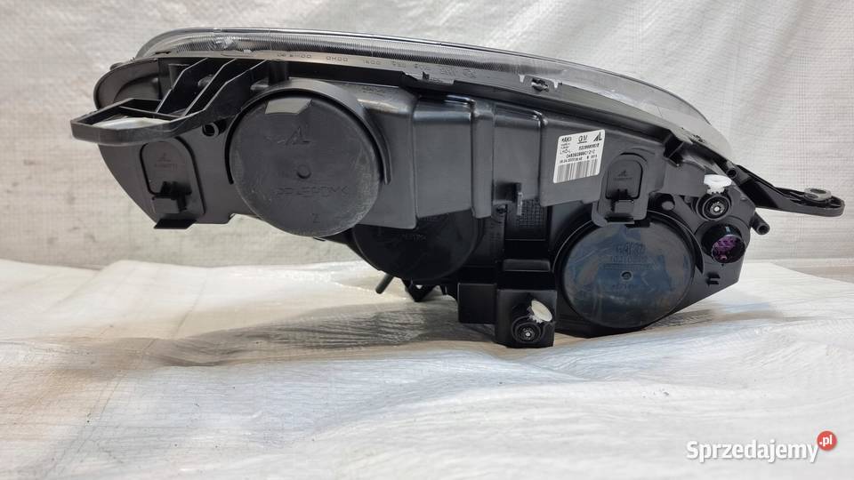 Opel Combo D lampa lewa przód 520868580E sprzedam