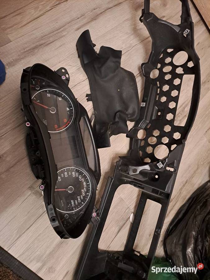 Czesci wnętrza a4 b8 przedlift polift Pozostałe Buczek