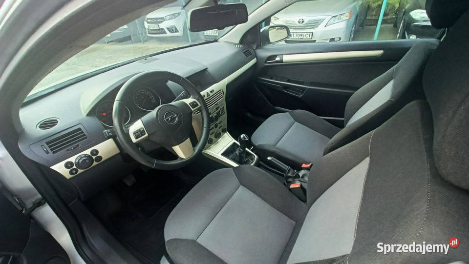 Opel Astra GTC GTC 18 140 zadbane G 19982009 łódzkie Tomaszów Mazowiecki