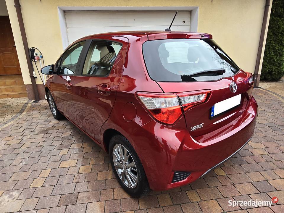 Toyota Yaris 15 VVTi 57 piękny bordowy kolor 112KM Karczew