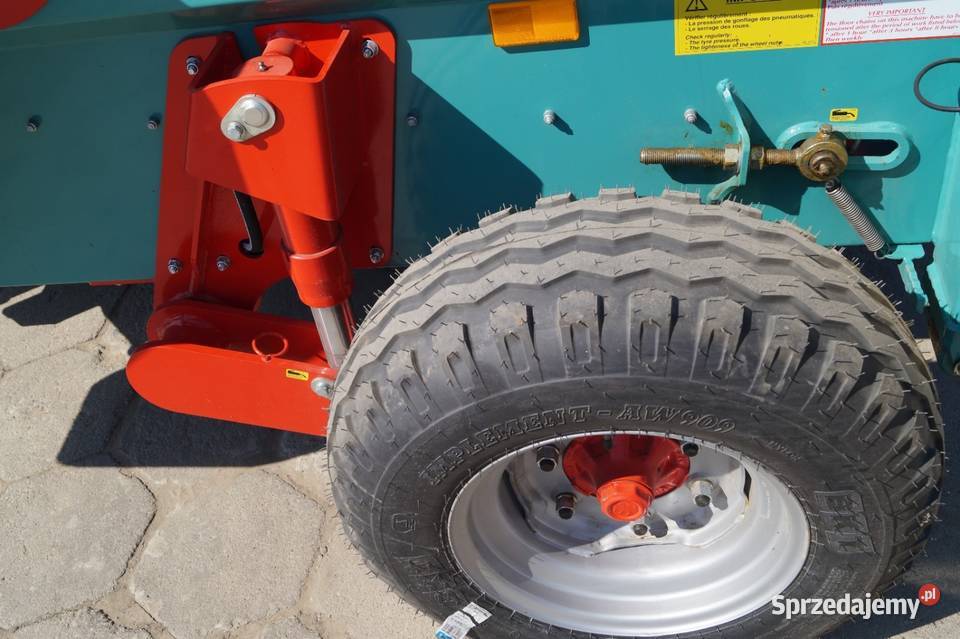 Ścielarka Jeulin do słomy paszy francuska przekl Malanów sprzedam