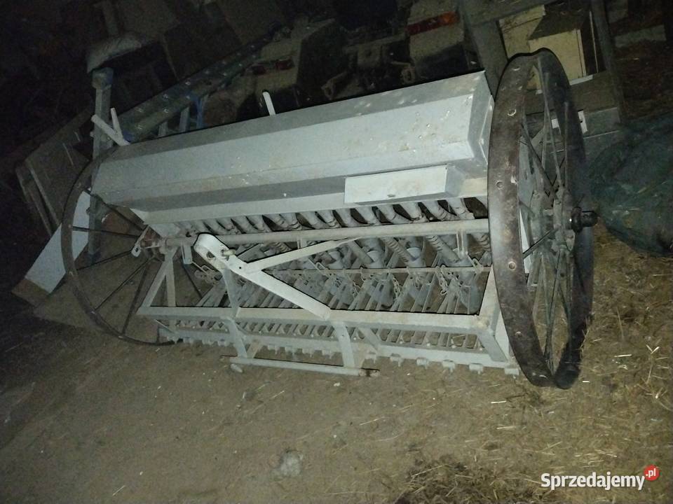 Siewnik zbożowy nieuszkodzony Wieluń