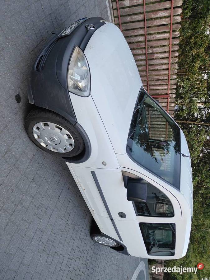 Opel Combo 2004r 17 diesel Isuzu nieuszkodzony mazowieckie