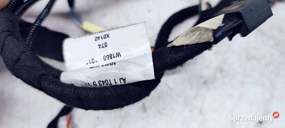 WIĄZKA DESKI ROZDZIELCZEJ AUDI A4 B8 A5 8F001109 osobowe śląskie Przystajń sprzedam