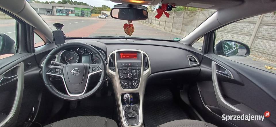 Opel astra j 14 turbo lift 213000km sprzedam