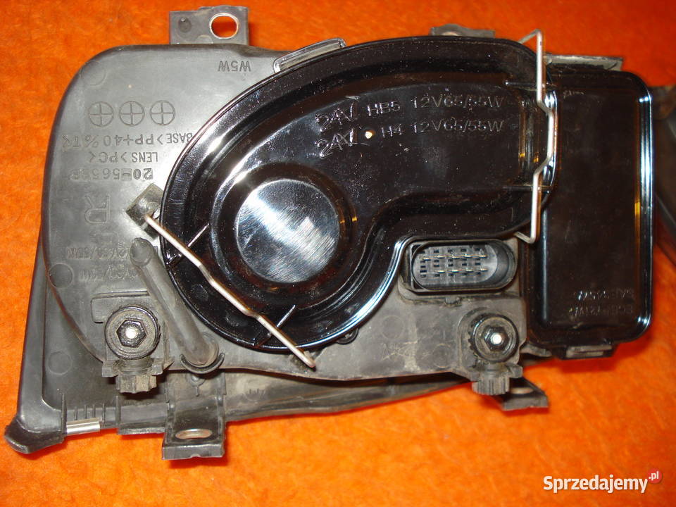 Lampy przednie VW Bora L R osobowe Gdynia