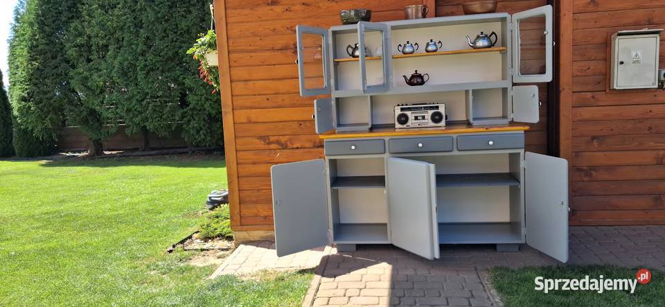 Kredens PRL Złotniki