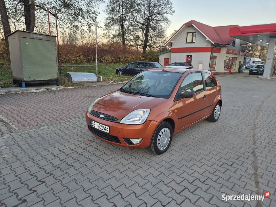 Ford Fiesta 12 benz 69 Szyberdach Długo opłaty Bujaków