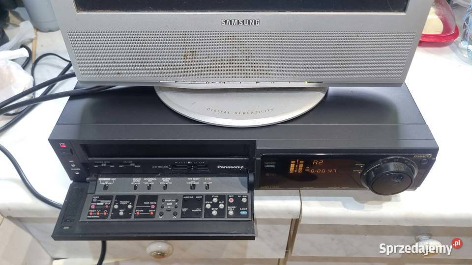 Magnetowid SVHS Panasonic NVFS88 Super VHS łódzkie Warta