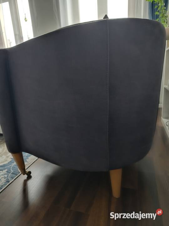 Fotel niebieski skórzany na kółkach