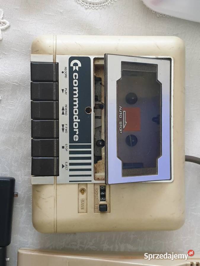 Commodore C64 datassette 4 cartrige dyskietkami Łomża
