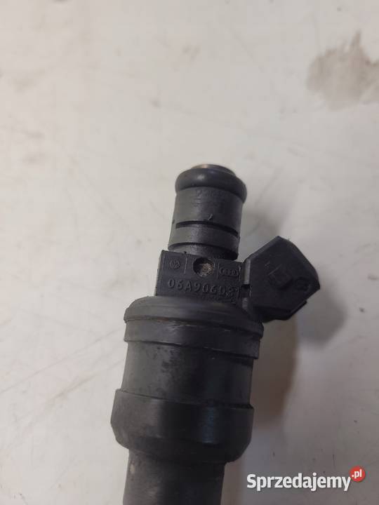 WTRYSK WTRYSKIWACZ AUDI VW SEAT 18 T 06A906031 Przystajń