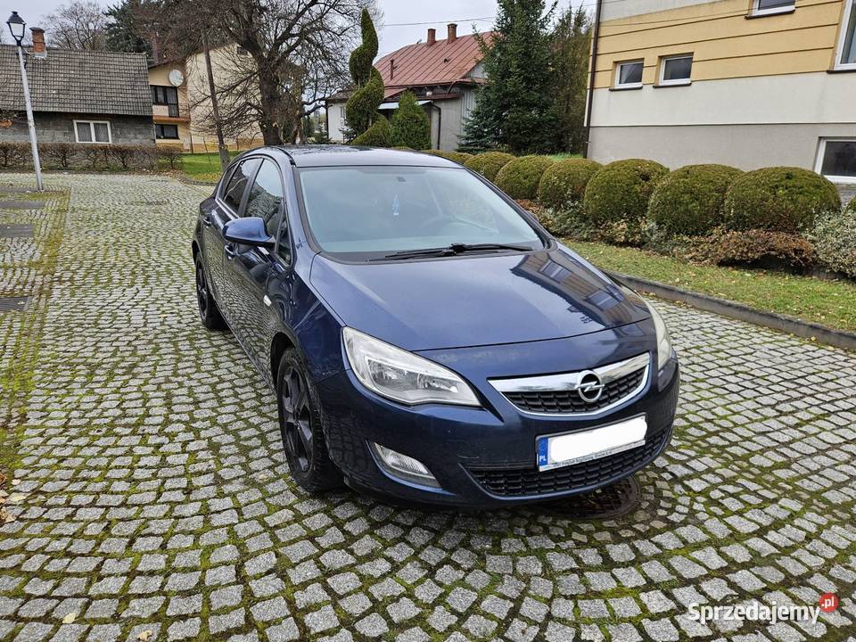 Opel Astra J 2010r 20cdTi 160 Klima Alufelgi Hak Ryglice sprzedam