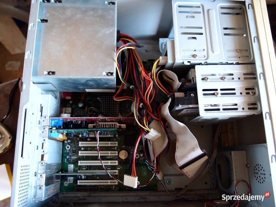 z dawnych lat Komputery PC z 98roku i 2002r z Łódź