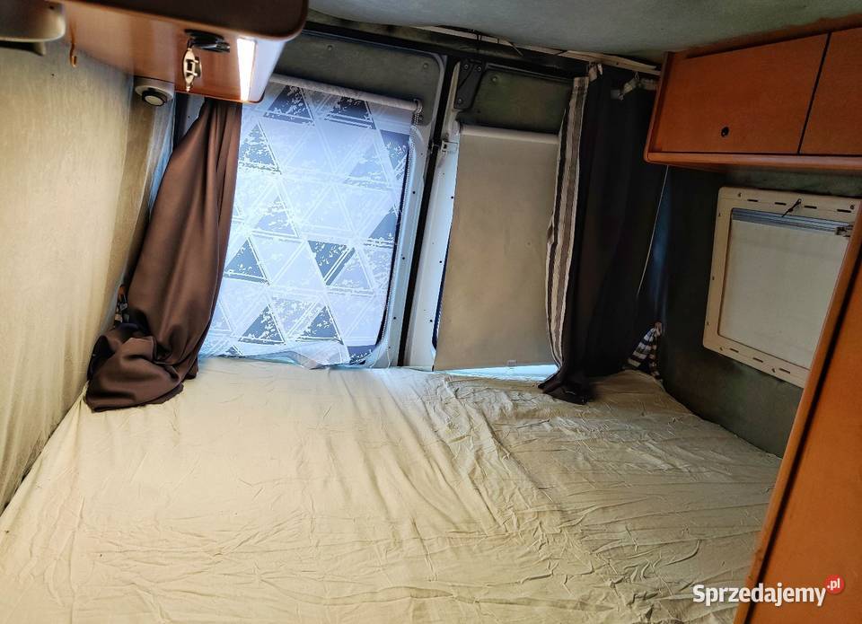 Kampervan Peugeot Boxer 25 TDI 107 koni Kraków