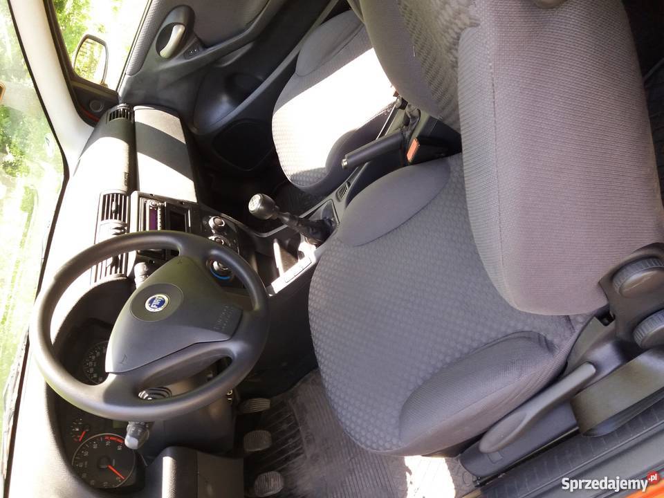 Sprzedam Fiat Stilo czerwony silnik 12 Rok produkcji 2002 Szczekociny
