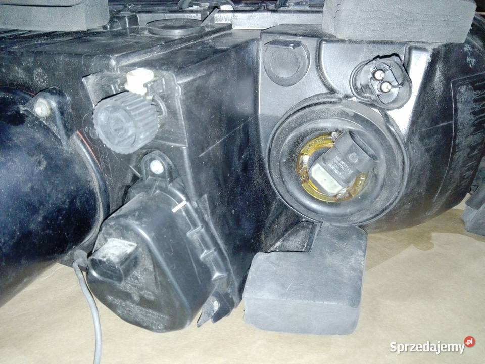 REFLEKTOR KSENON ŻARÓWKA LEWY PRZÓD BMW E53 osobowe Gdańsk
