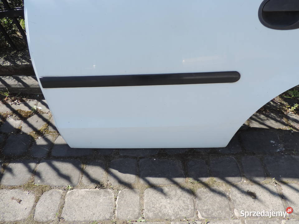 DRZWI LEWY TYŁ OPEL CORSA C 5D Rok produkcji 2002 Motoryzacja Nowy Sącz