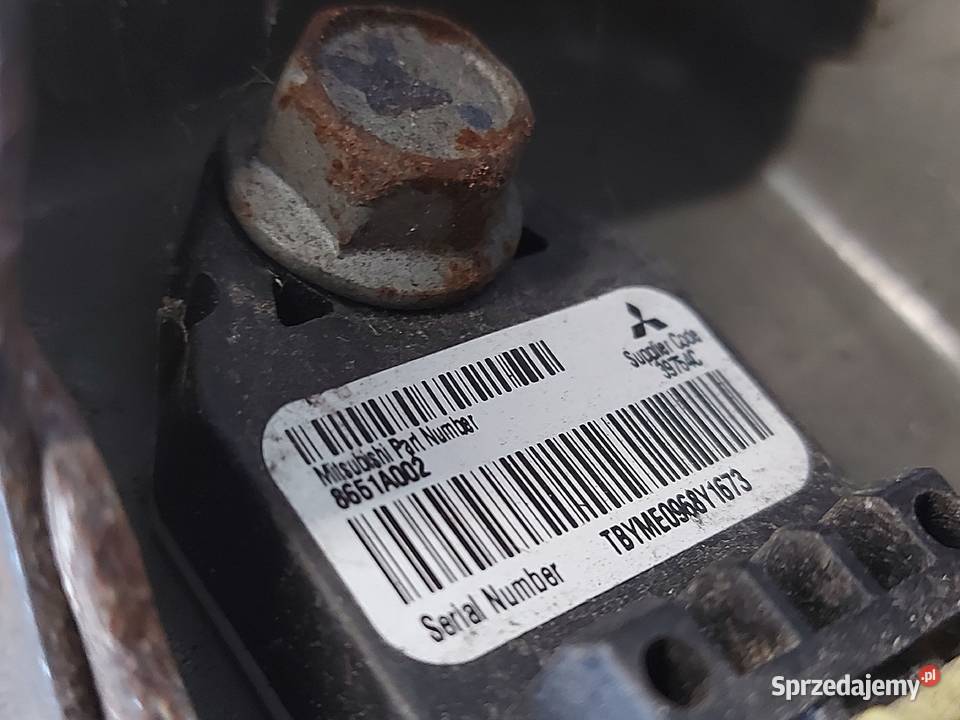 OUTLANDER II 08r belka górna pasa przód Kielce