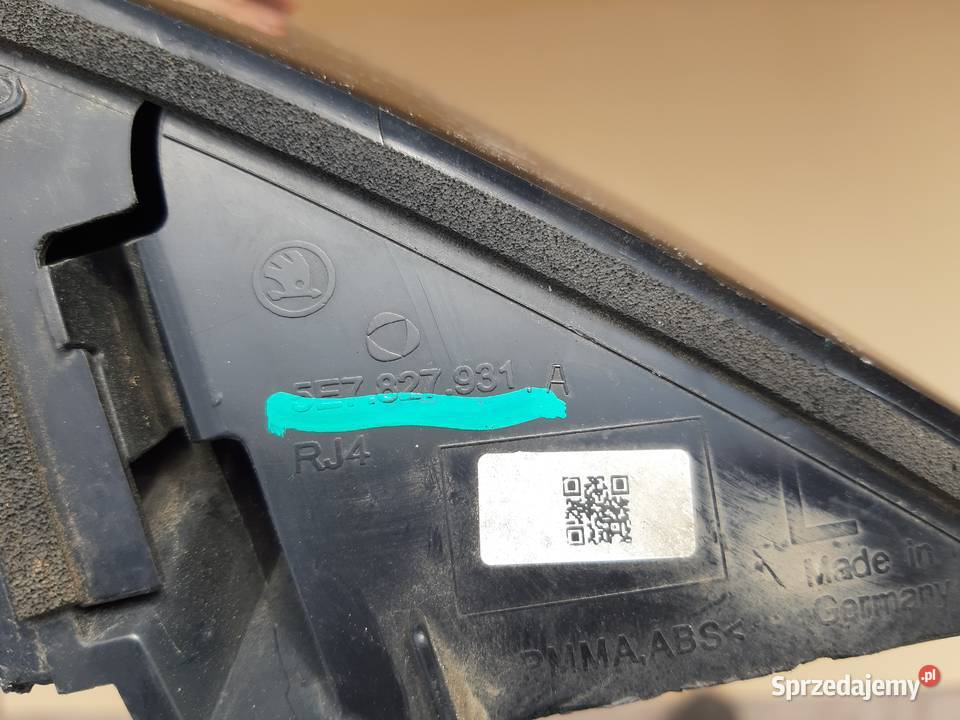 SKODA OCTAVIA IV KOMBI LISTWA SPOILER KLAPY TYŁ osobowe Trzciel