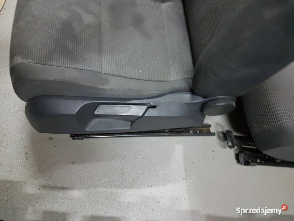VW GOLF V KOMBI 2008 FOTEL LEWY KIEROWCY Turkowice sprzedam