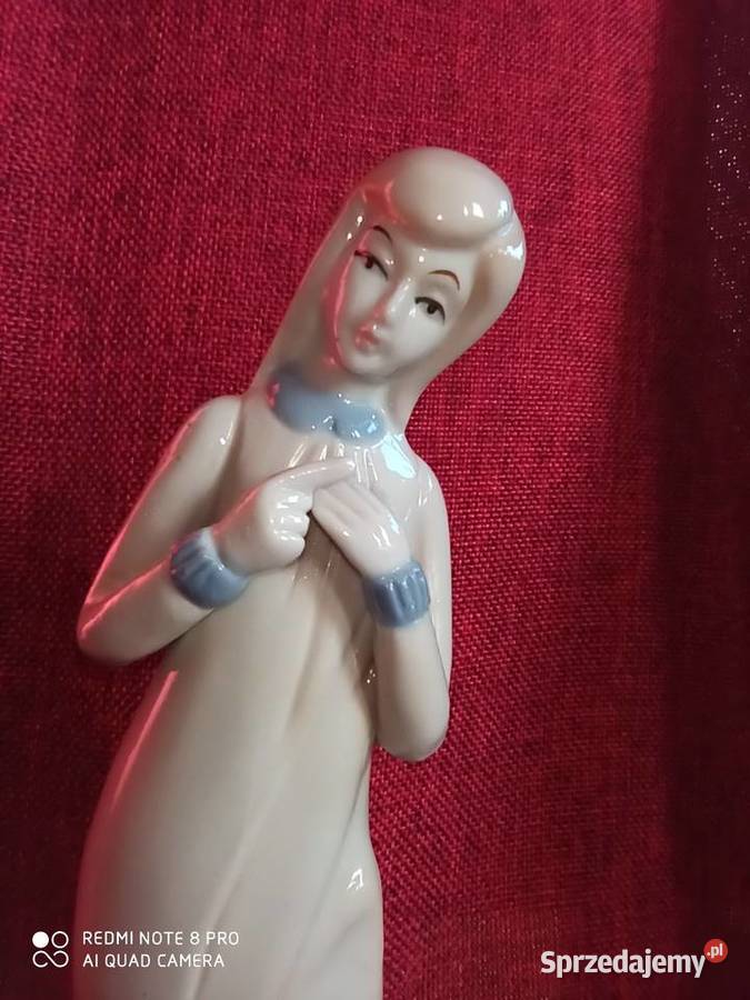 Figurka dziewczynki z pieskiem
Śliczna i Gdańsk