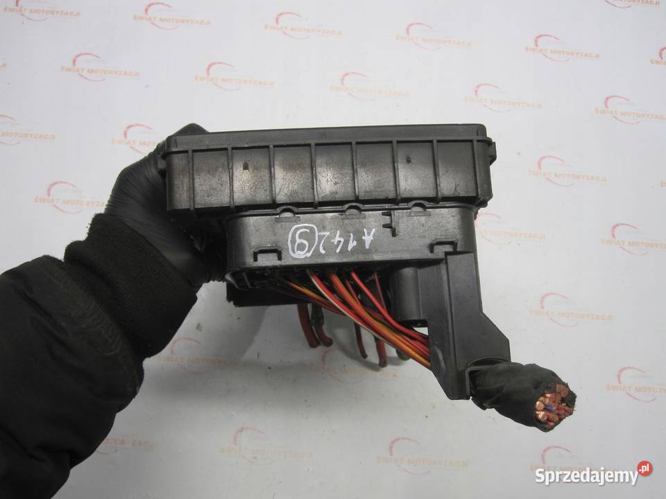 VW GOLF V 07r skrzynka bezpieczników 017181281 Kielce sprzedam