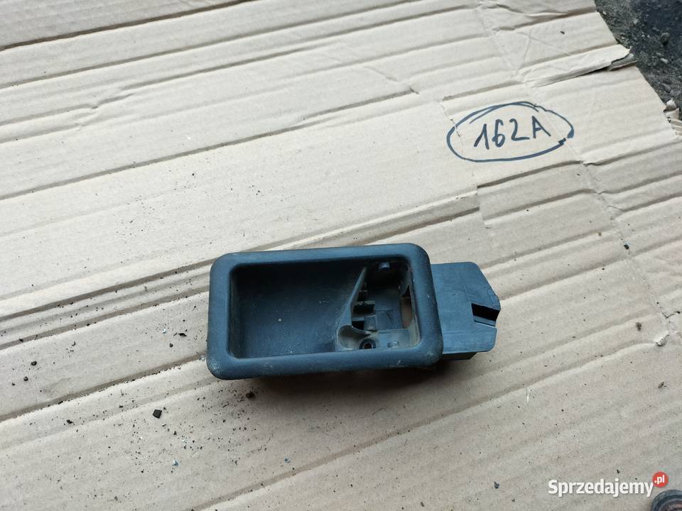 AUDI 80 B4 893837020 UCHWYT KLAMKI PRAWY sprzedam