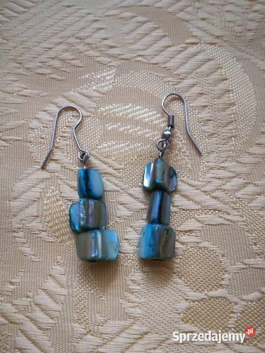 Wiszące kolczyki zielonoperłowe kosteczki