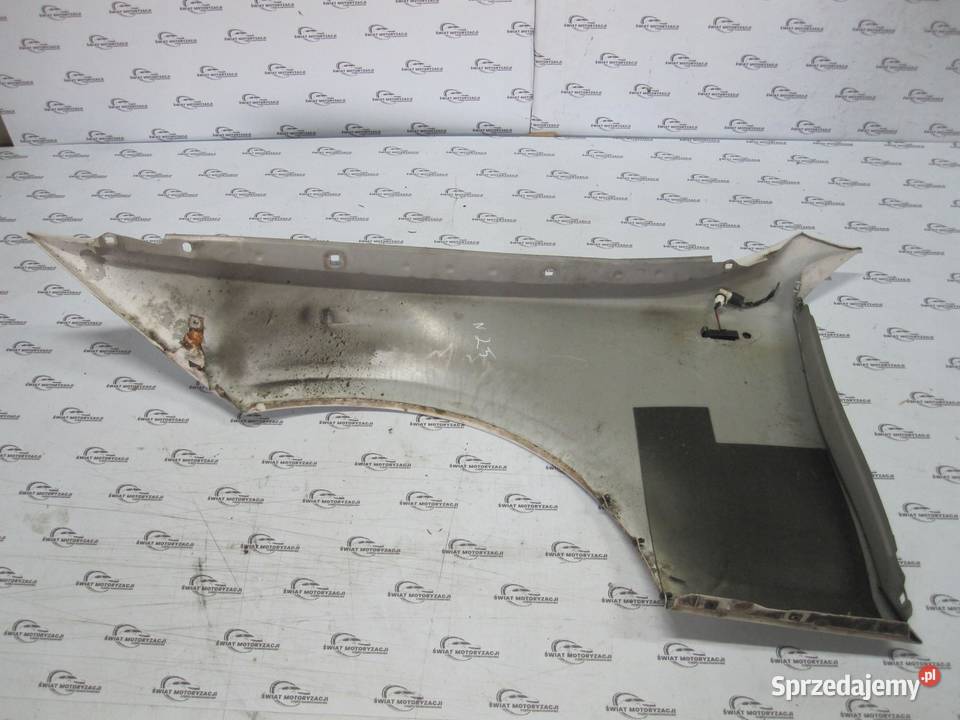 BMW E82 10r błotnik prawy przód