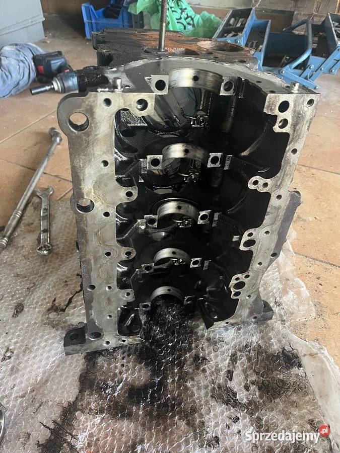 Blok silnika vw AUDI A4 B7 20 TDI 140 BPW osobowe Pyrzyce