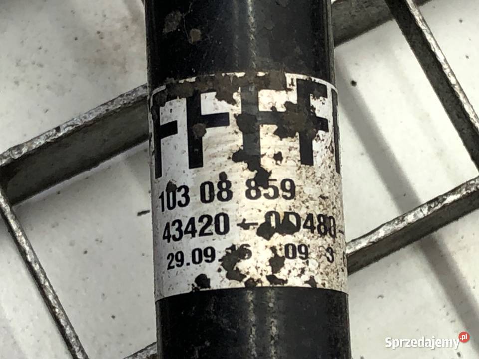 PÓŁOŚ LEWY PRZÓD TOYOTA YARIS III 434200D480 13 sprzedam