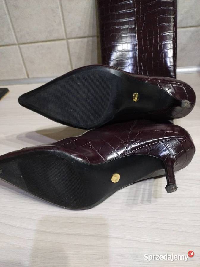 Kozaki w kolorze bordowym lakierowane
