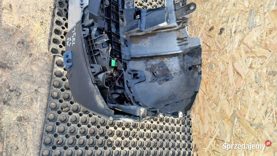 LAND ROVER DISCOVERY III L319 ZDERZAK PRZÓD wielkopolskie Zbierkowo