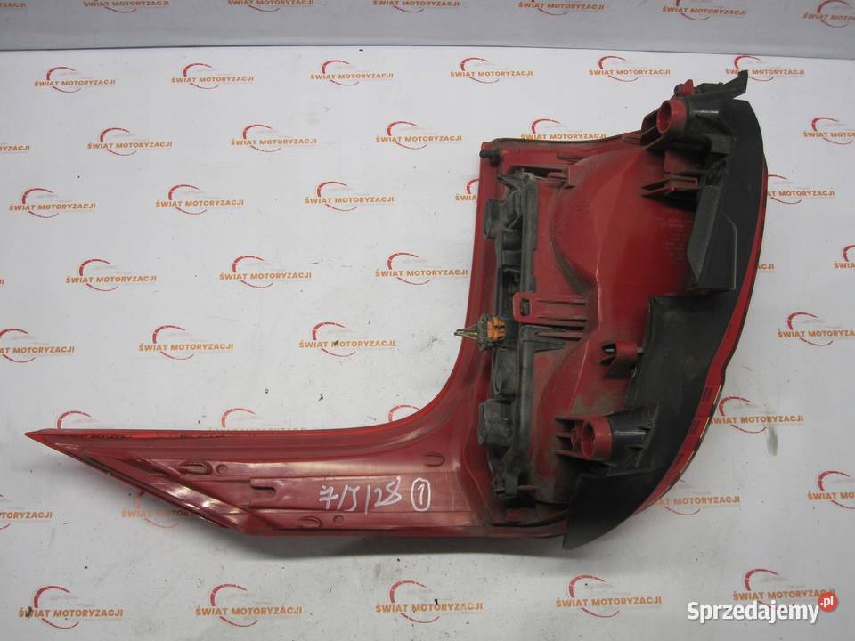 PEUGEOT 5008 I lampa lewa tył osobowe świętokrzyskie
