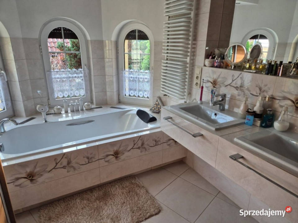 Gotowy do zamieszkania piękny dom w zachodniej Lubliniec