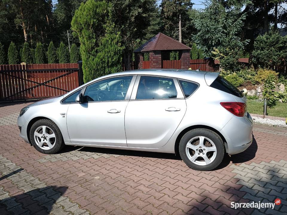 Opel Astra J 2013r 14T 140 BENZYNA radio Łuków sprzedam