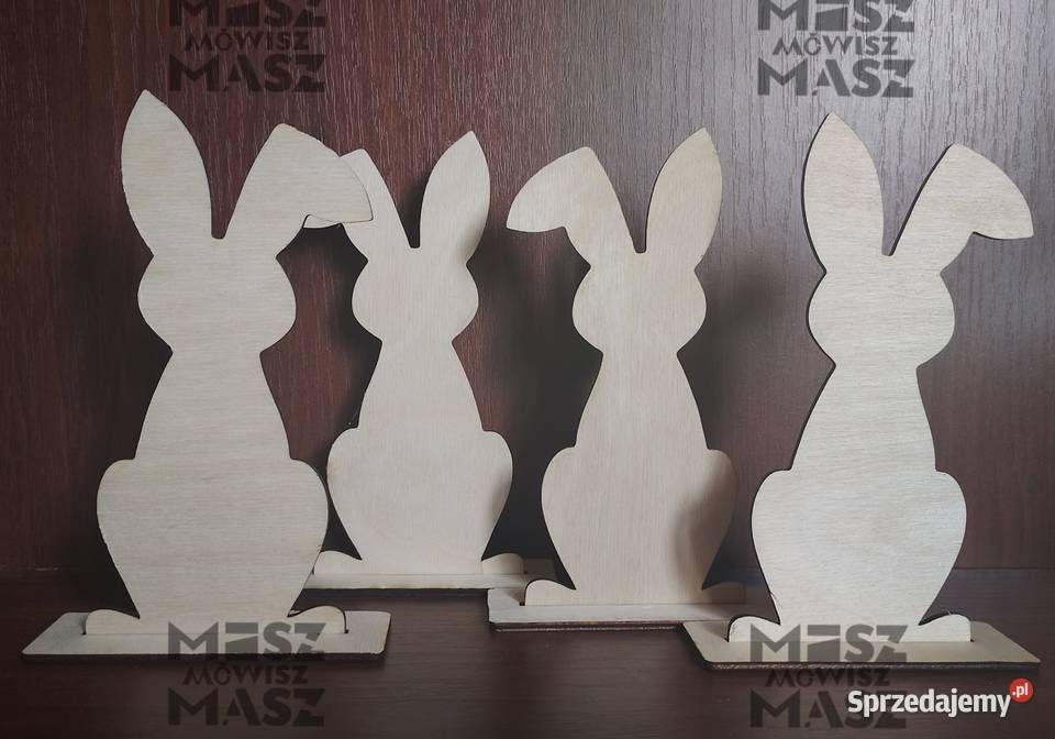 Zając wielkanocny na podstawce drewniany 16 20 Racot