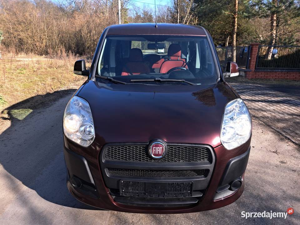 Śliczny Fiat Doblo 14 benzyna 90 2011r 5 osób Doblo Tomaszów Mazowiecki