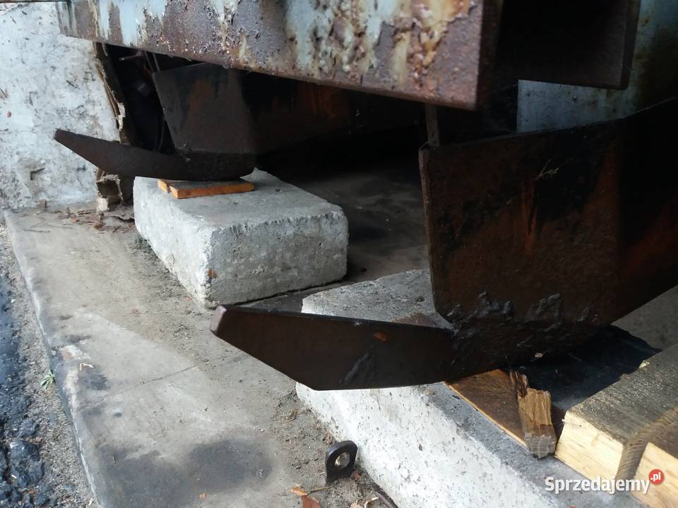 Sadzarka do ziemniaków Biedaszki Siewniki i sadzarki łódzkie Strzałków