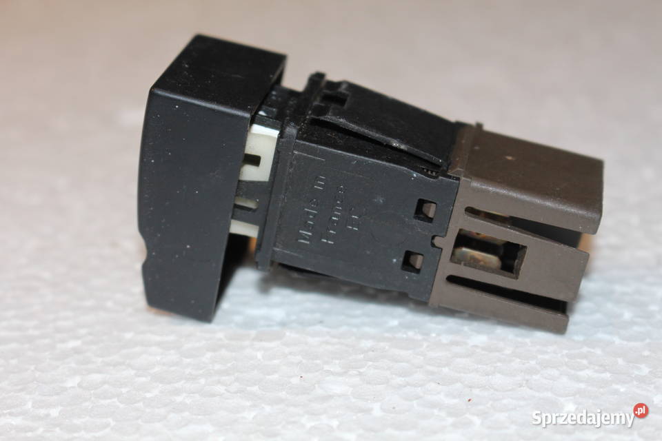 PEUGEOT 406 9599 PRZEŁĄCZNIK PODGRZEWANIA SZYBY sprzedam