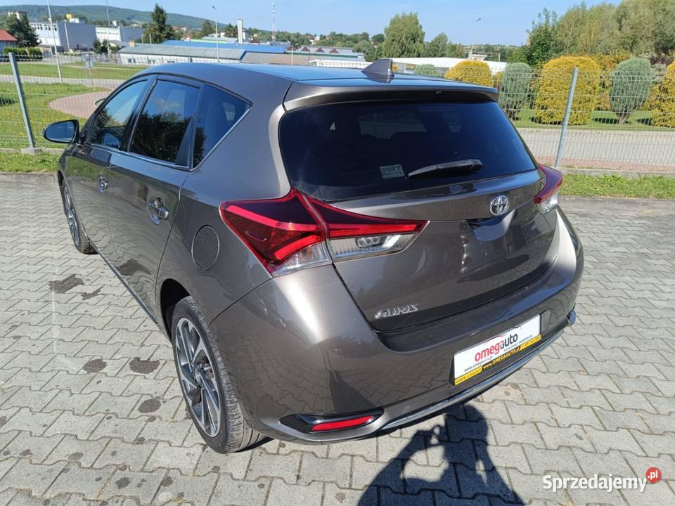 Toyota Auris II Hatchback 5d Facelifting 2017 115KM Sanok