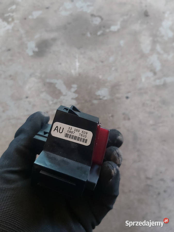 Włącznik awaryjnych Opel Corsa D 12 07r