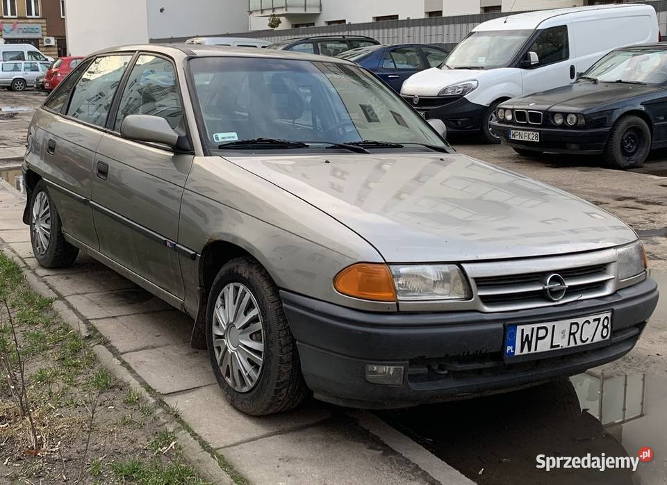Opel Astra F 1996 r 16 benzyna Na chodzie Hak Warszawa