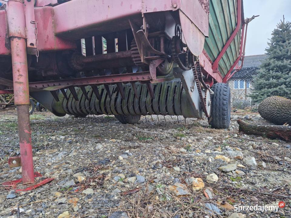 Przyczepa samozbierająca