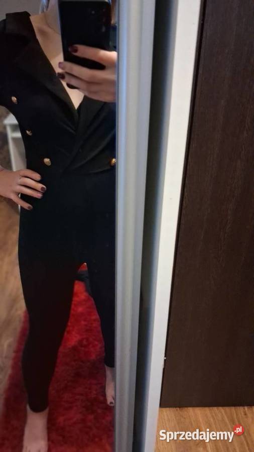 Elegancki Czarny Kombinezon Damski ze Złotymi