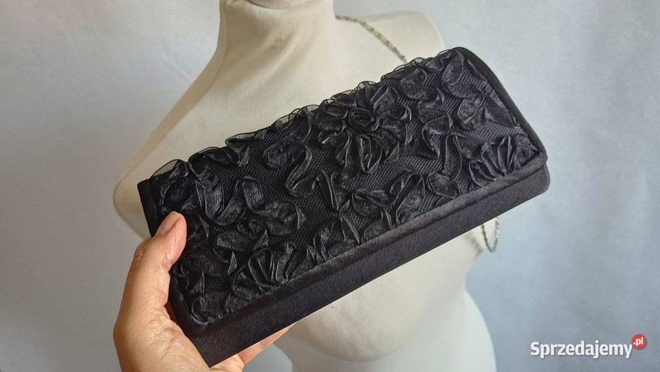 Mała czarna torebka kopertówka PRL