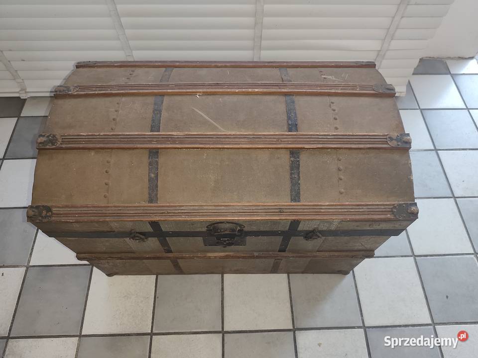 Stara skrzynia podróżna beczkowata Meble Budzyń