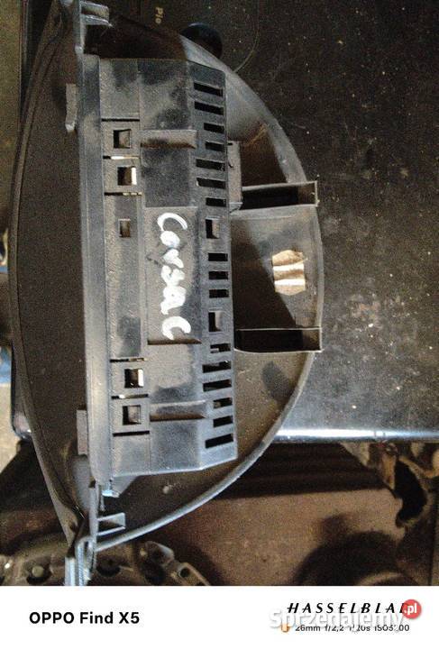 Wyświetlacz Opel Corsa C Deski rozdzielcze, konsole świętokrzyskie sprzedam